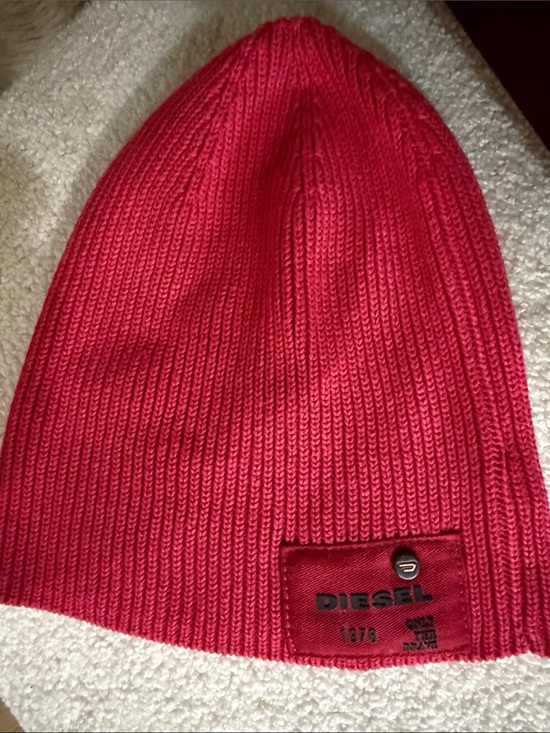 Diesel Accessories - Diesel Red Ribbed Knit Beanie Hat with Branded Patch